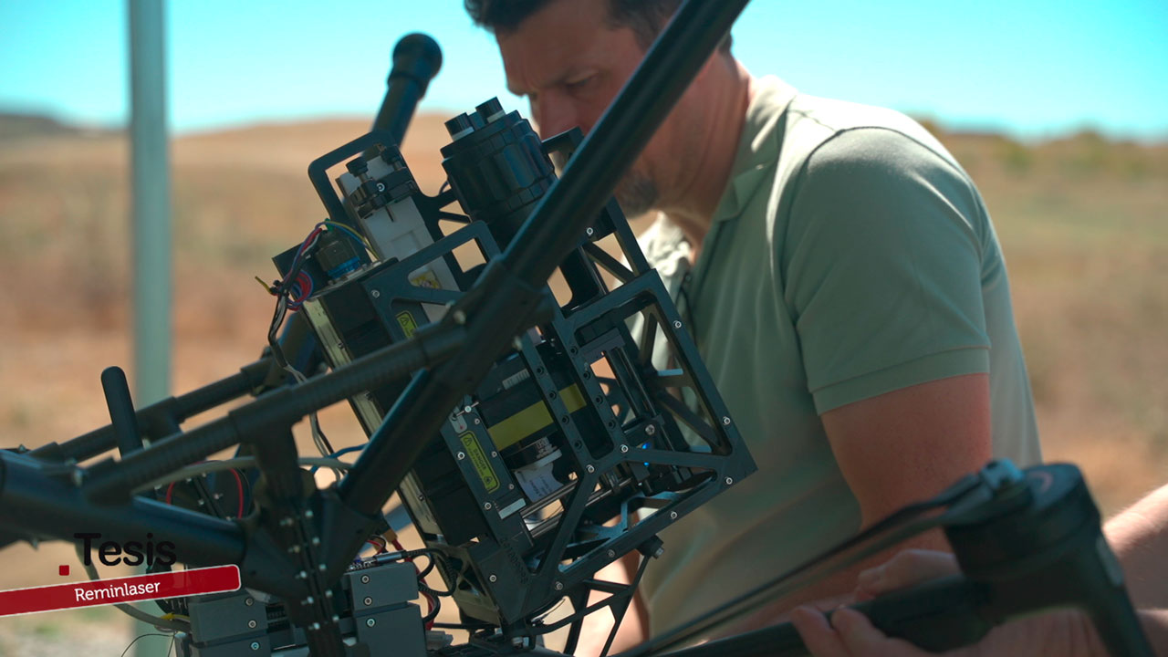 REMINLASER: mapas geoquímicos desde el aire – Tesis – Canal Sur & Cedecom La Universidad de Málaga crea drones con láser para localizar los minerales clave de la transición energética